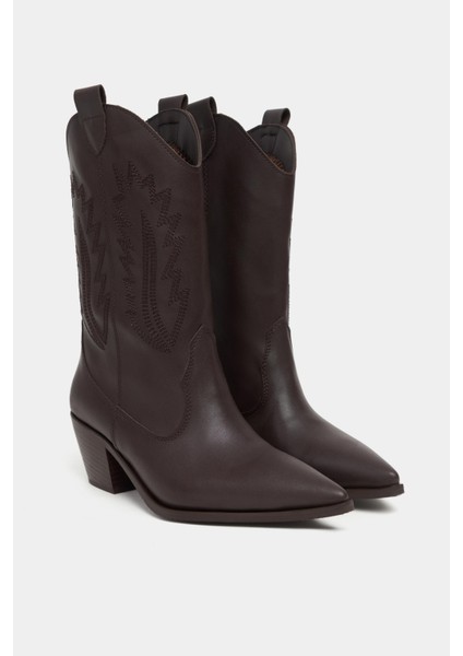 Murphy Kahve Mat Sivri Burun Nakış Detay Kalın Topuklu Kadın Bot modelleri