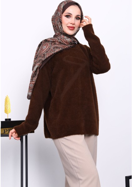 Kahverengi Bisiklet Yaka Desenli Angora Yumoş Triko Kazak