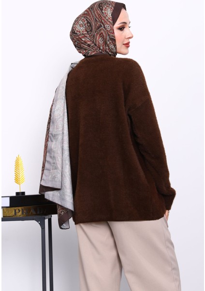 Kahverengi Bisiklet Yaka Desenli Angora Yumoş Triko Kazak fırsatları