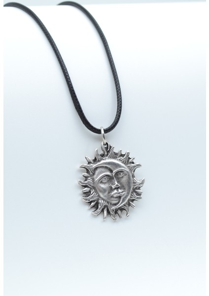 Güneş ve Ay Gümüş Kaplama Deri İp Kolye