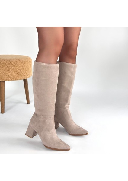 Roksa Premium Sivri Burun Topuklu Bej Süet Çizme fırsatları