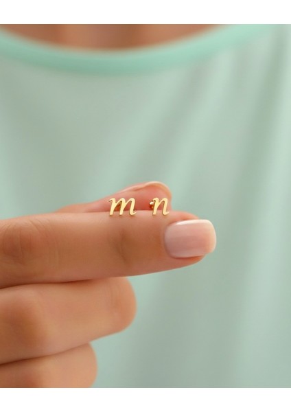 Minimalist Harf 14 Ayar Altın Küpe