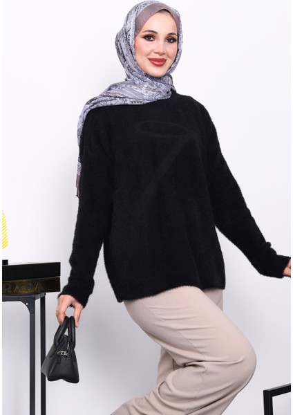 Siyah Bisiklet Yaka Desenli Angora Yumoş Triko Kazak