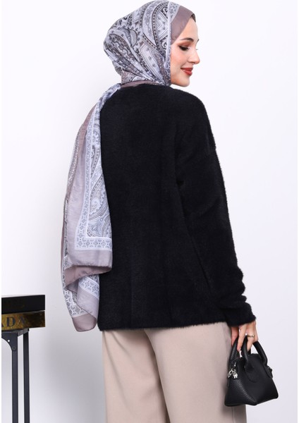 Siyah Bisiklet Yaka Desenli Angora Yumoş Triko Kazak fırsatları