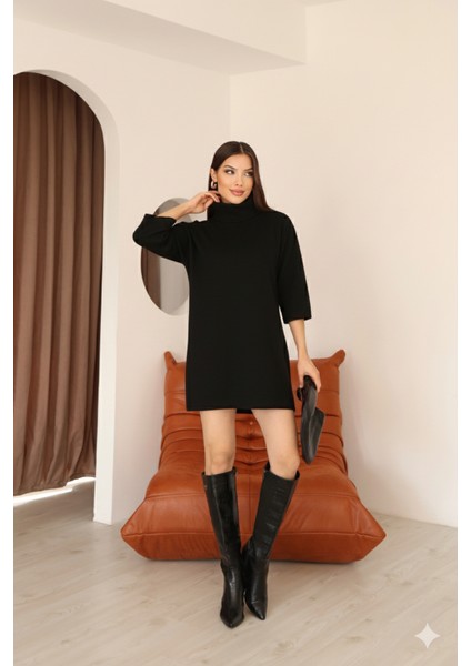 Kadın Siyah Selanik Kumaş Boğazlı Geniş Kesim Diz Üstü Elbise