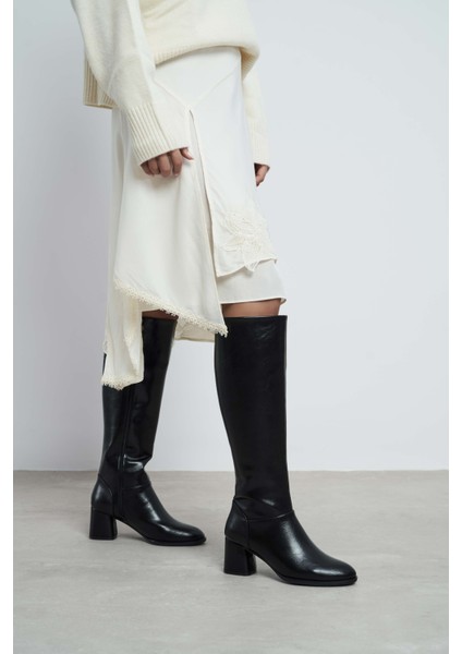 Christa Siyah Raşel Rustik Desen Küt Burun Kadın Topuklu Çizme