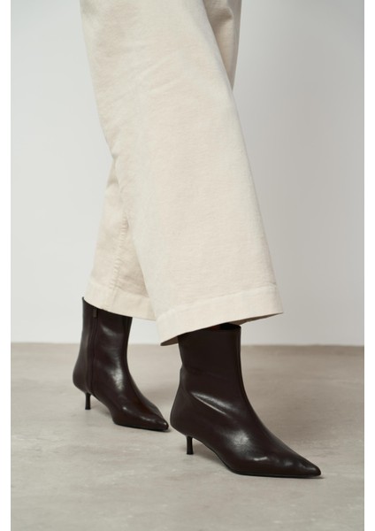 Shaw Kahve Mat Fermuar Detay Sivri Burun Kadın Topuklu Bot fiyatları