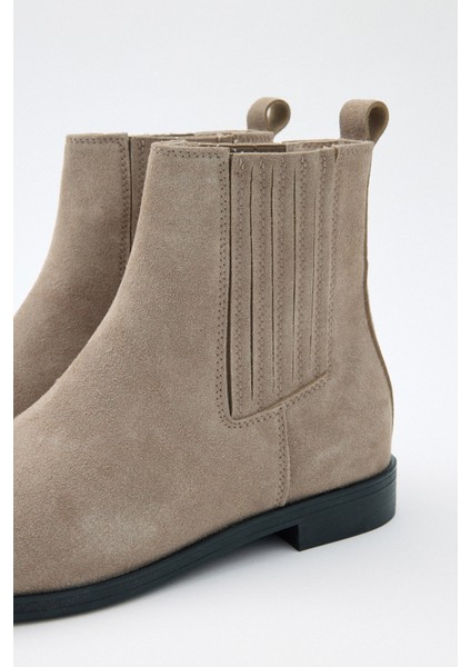 Bot 2521 - Yanları Lastikli Bilek Boy Vizon Süet Kadın Bot