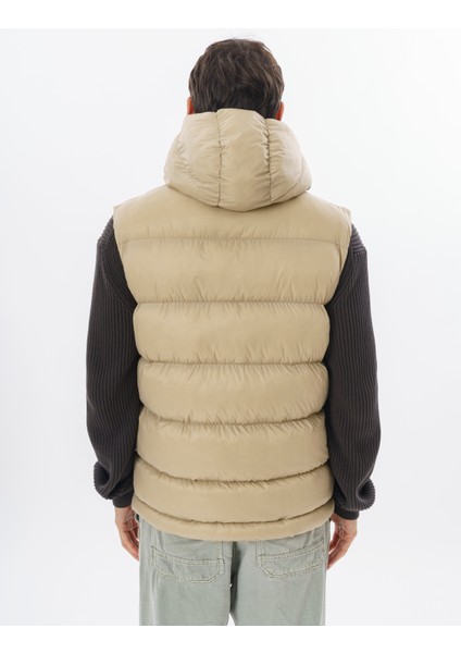 Premium Erkek Dolgulu Şişme Yelek – Soft-Touch Kumaş, Çıkarılabilir Kapüşon fırsatları