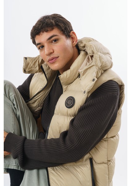 Premium Erkek Dolgulu Şişme Yelek – Soft-Touch Kumaş, Çıkarılabilir Kapüşon