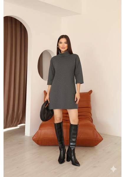 Kadın Antrasit Selanik Kumaş Boğazlı Geniş Kesim Diz Üstü Elbise