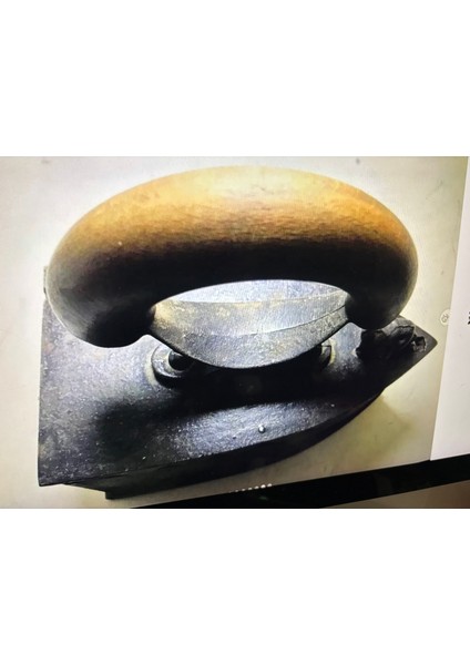 Aslan Başlı Kömürlü Ütü 21 cm x 11 cm x 23 cm Ölçülerinde