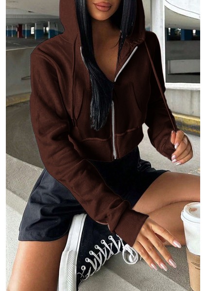 Kadın Pamuklu Crop Model Kanguru Cepli Kapüşonlu Crop Spor Sweatshirt modelleri