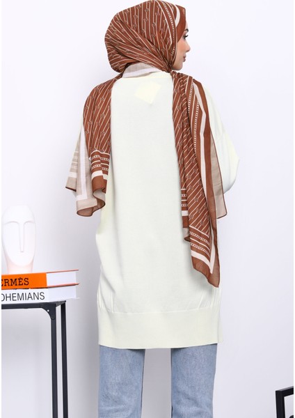 Krem Kazayağı Desenli Soğuk Iplik Triko Tunik fırsatları