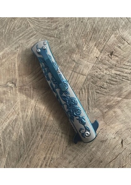 Carbon Çelik Özel Cep Çakısı Kamp Çakısı Özel Gül Işlemeli Cep Bıçak 22CM modelleri