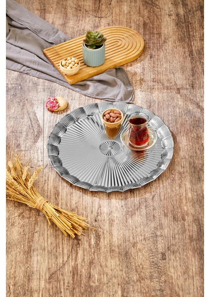 35 cm Gümüş Tepsi – Parlak Yüzeyli Şık Servis ve Sunum Tepsisi