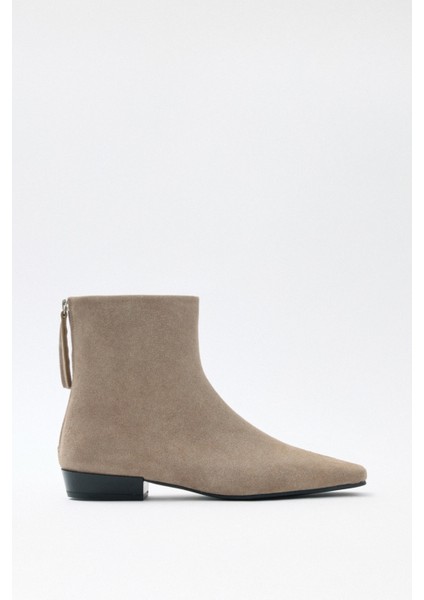 Bot 2520 - Küt Burun Arka Fermuarlı Vizon Süet Kadın Bot indirimleri