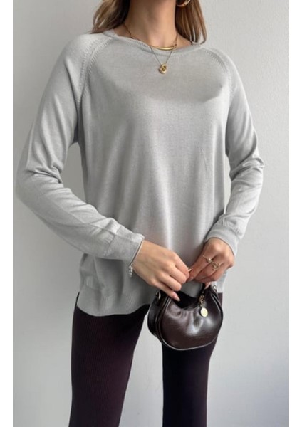 Kadın Italyan Yaka Yanları Yırtmaç Detaylı Ince Triko Kazak