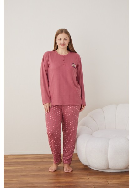 Kadın Kışlık Büyük Beden Curve Nakışlı Desenli Yakası Düğmeli Uzun Kollu Pijama Takımı fiyatları