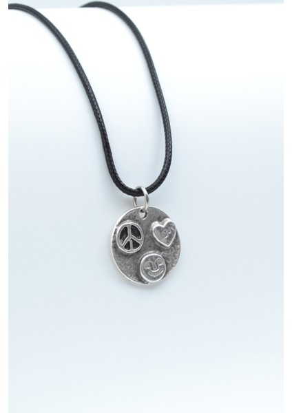 Barış Sembolü - Kalp -Gülen Surat Gümüş Kaplama Deri Ip Kolye