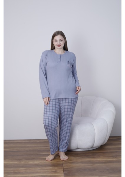 Kadın Kışlık Büyük Beden Curve Nakışlı Desenli Yakası Düğmeli Uzun Kollu Pijama Takımı