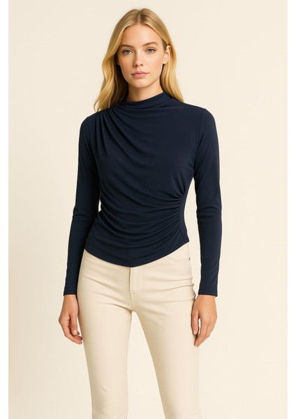 Büzgü Detaylı Sandy Kumaş Kadın Bluz