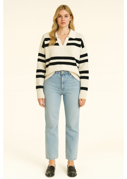 Siyah Çizgili Polo Yaka Kadın Crop Kazak