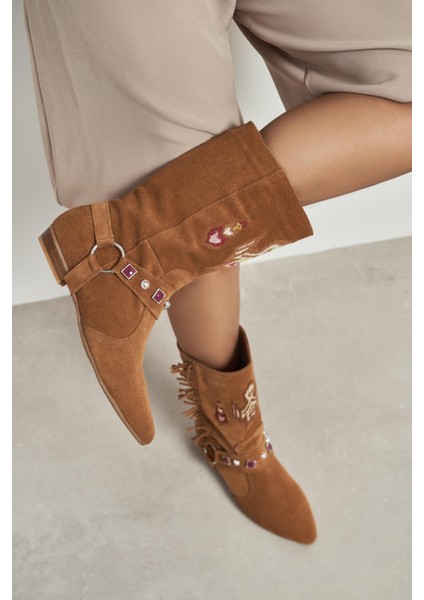 Derek Taba Süet Hakiki Deri Nakış Püskül Detay Düz Taban Kadın Bot fiyatları