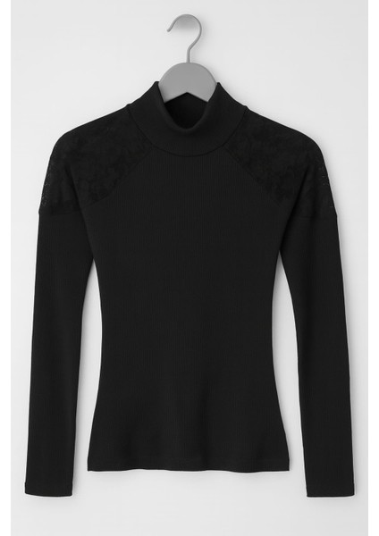 Omuzları Dantel Detaylı Kadın Bluz fiyatları