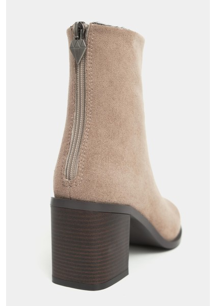 Casey Koyu Bej Süet Arka Fermuar Detay Kadın Topuklu Bot fırsatları