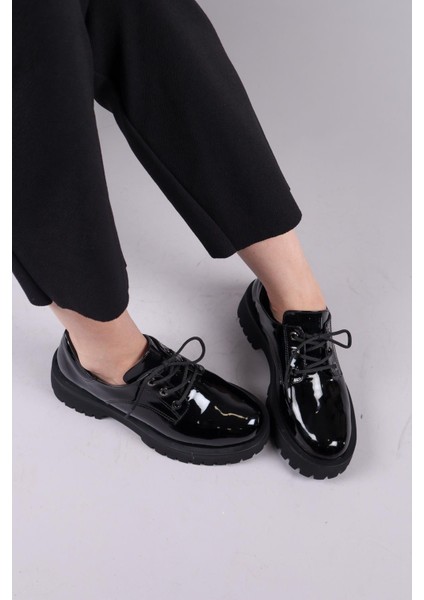 BAVİL Bağcıklı Rugan Loafer Ayakkabı SİYAH fırsatları