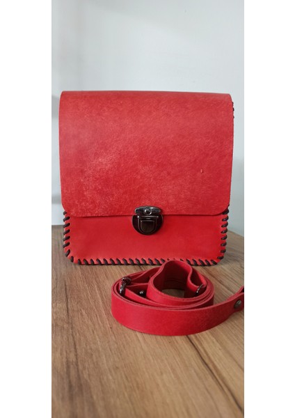 Gerçek Deri Kırmızı Çapraz Kol Çantası modelleri