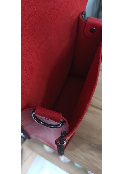 Gerçek Deri Kırmızı Çapraz Kol Çantası indirimleri