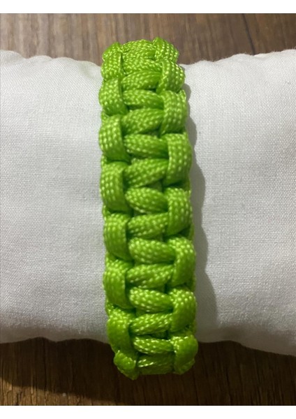 Açık Yeşil Paracord Bileklik modelleri