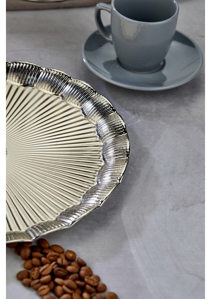 25 cm Gümüş Tepsi-Parlak Yüzeyli Şık Servis ve Sunum Tepsisi fiyatları