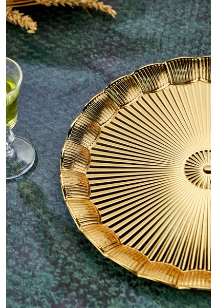 25 cm Altın Tepsi-Parlak Yüzeyli Şık Servis ve Sunum Tepsisi modelleri