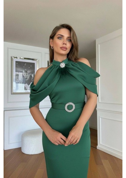 Kadın Omuz Detaylı Toka Kemerli Midi Boy Elbise NBNC110095