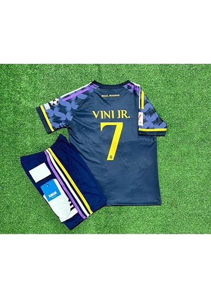 R.e.a.l M.a.d.r.i.d 2023/24 Sezon Vini Jr Deplasman Çocuk Forması 4'lü Set modelleri