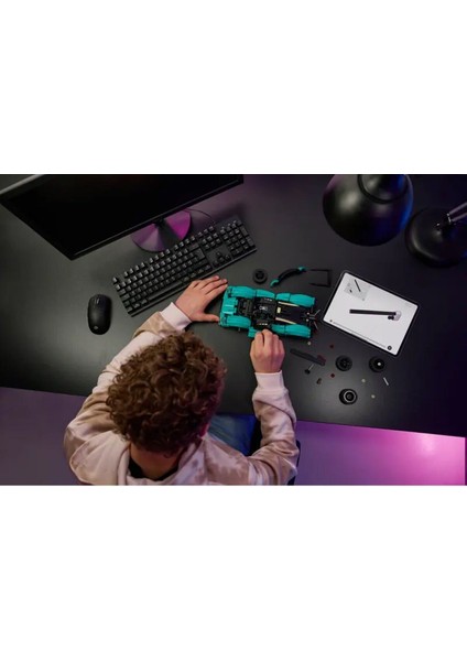 42208 LEGO Technic Aston Martin Valkyrie 707 Parça +9 Yaş Kız Erkek Çocuk Oyuncak Eğitici Oyuncaklar indirimleri