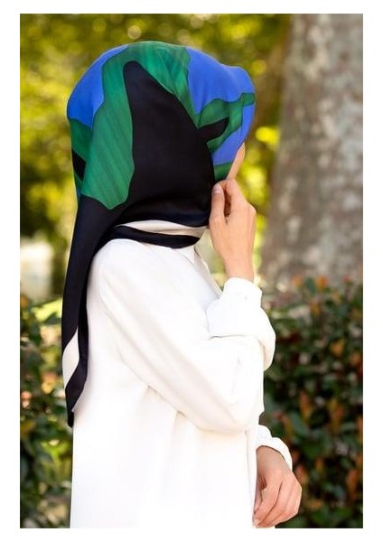 Tivil Ipek Eşarp 8365 - 34 - 0033 - 0035 Beyaz Mavi Soyut Desen