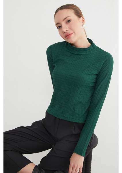 Dik Yaka Bürümcük Kumaş Bluz