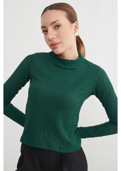 Dik Yaka Bürümcük Kumaş Bluz