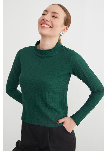 Dik Yaka Bürümcük Kumaş Bluz