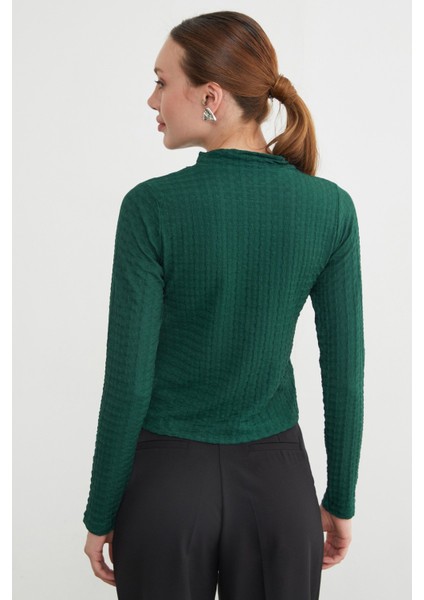 Dik Yaka Bürümcük Kumaş Bluz