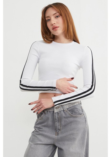 Bisiklet Yaka Kolları Biye Detaylı Crop Body