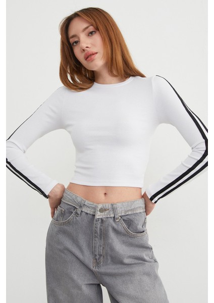 Bisiklet Yaka Kolları Biye Detaylı Crop Body indirimleri