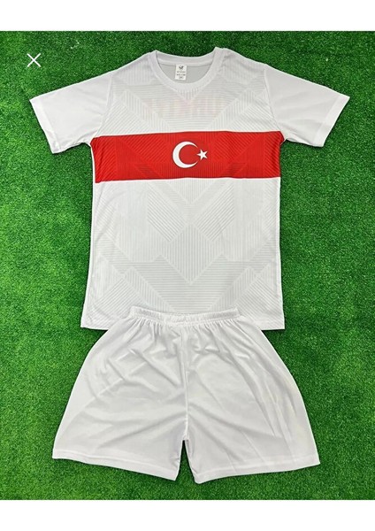 Türkiye Milli Takım Çocuk Futbol Forması Beyaz Hava Alabilen Polyester Kumaş Halısaha Forması fiyatları