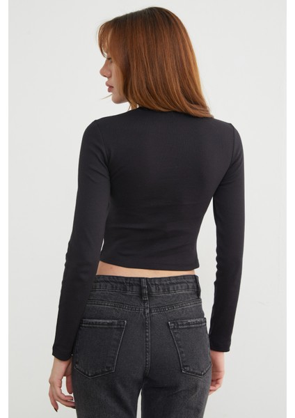 Fiyonk Nakışlı Likralı Crop Body