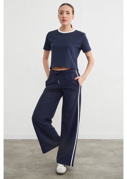 Yanı Biyeli Cepli Bol Paça Eşofman Altı modelleri