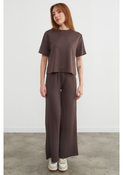 Basic Bisiket Yaka Modal Tişört fırsatları